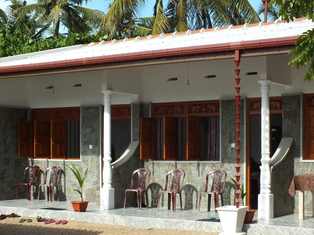 Beach Corner Hotel Weligama Ngoại thất bức ảnh