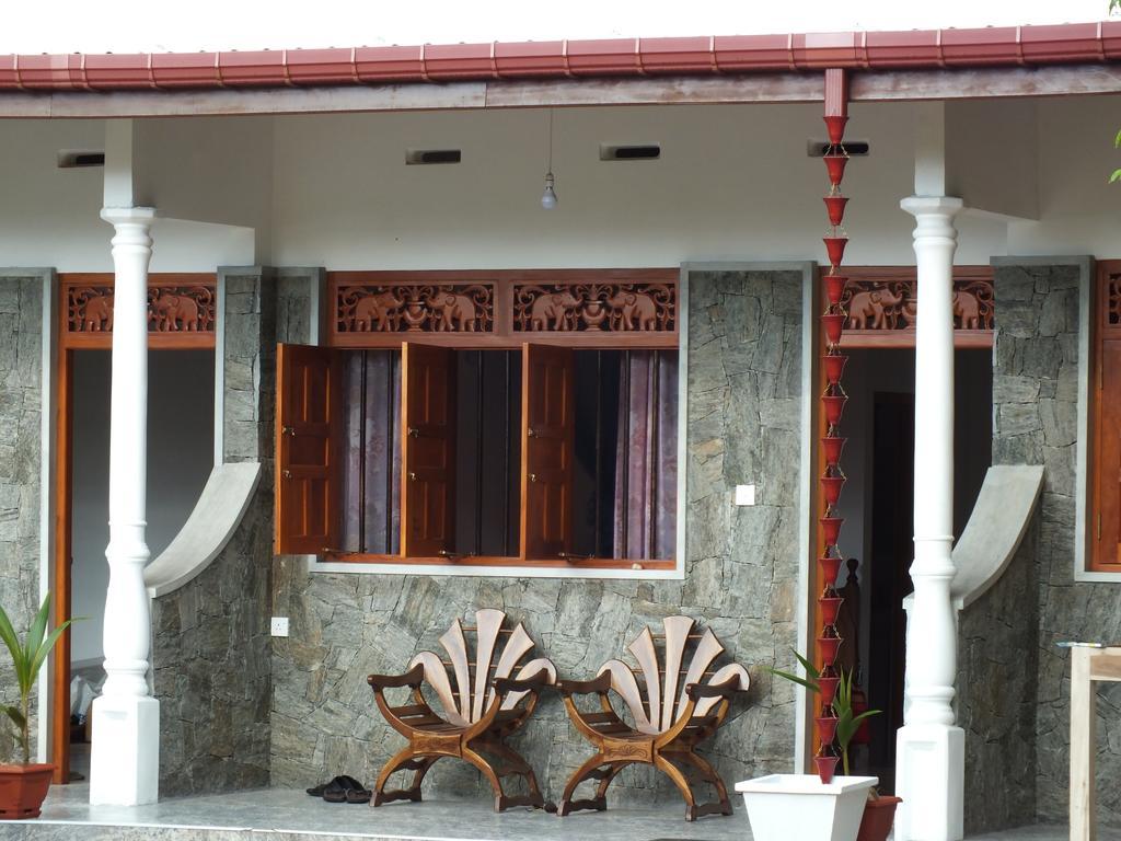 Beach Corner Hotel Weligama Ngoại thất bức ảnh