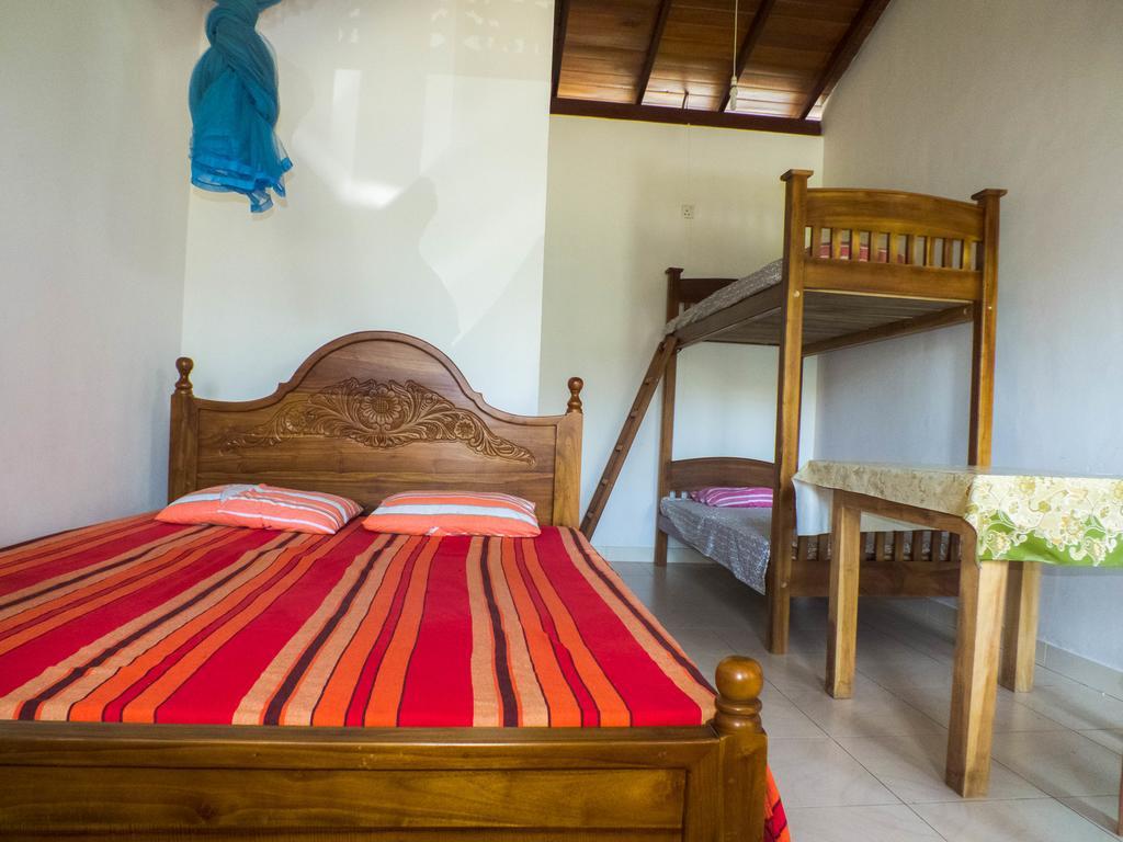 Beach Corner Hotel Weligama Ngoại thất bức ảnh