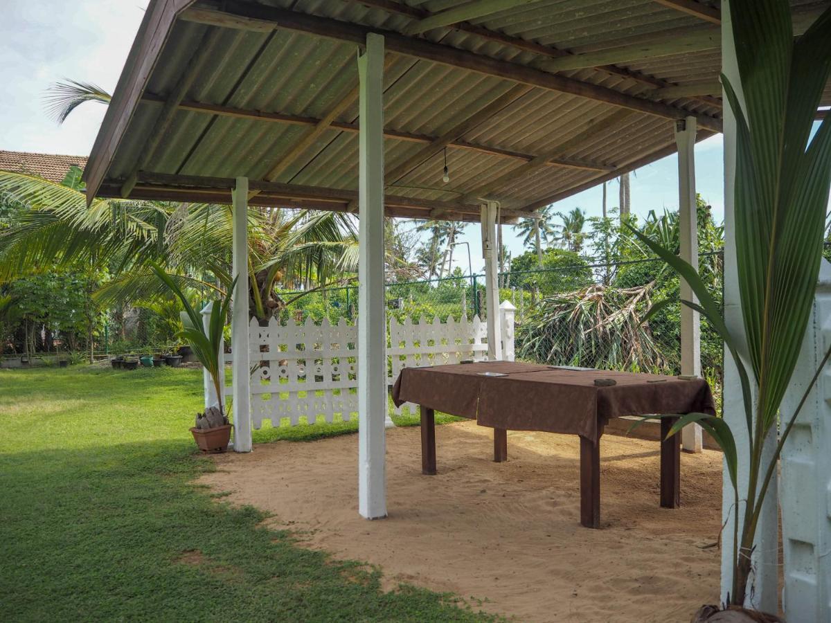 Beach Corner Hotel Weligama Ngoại thất bức ảnh