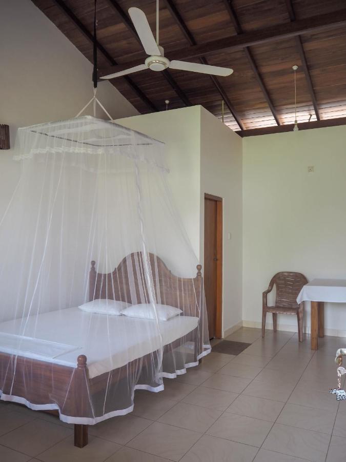 Beach Corner Hotel Weligama Ngoại thất bức ảnh