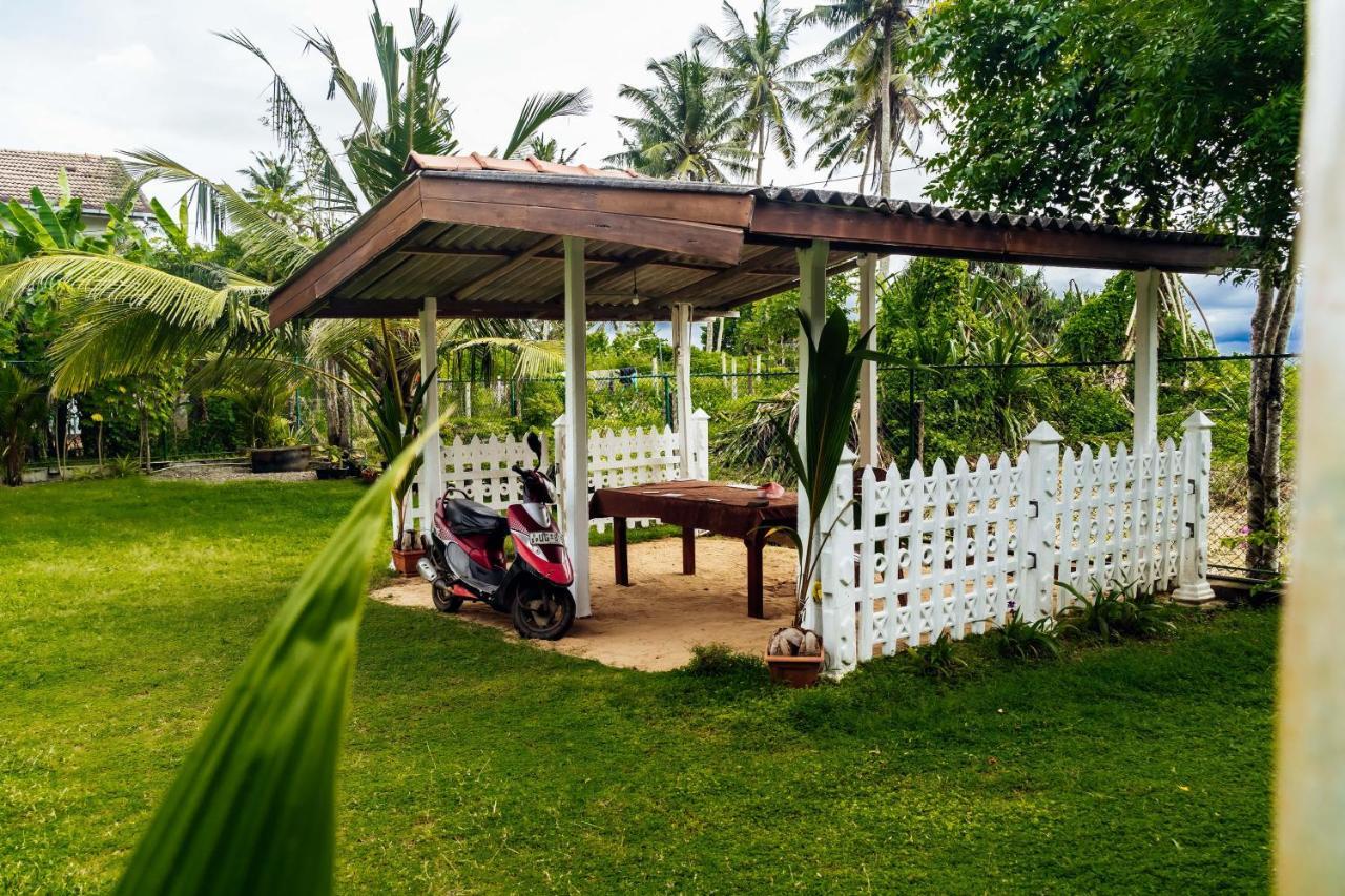 Beach Corner Hotel Weligama Ngoại thất bức ảnh
